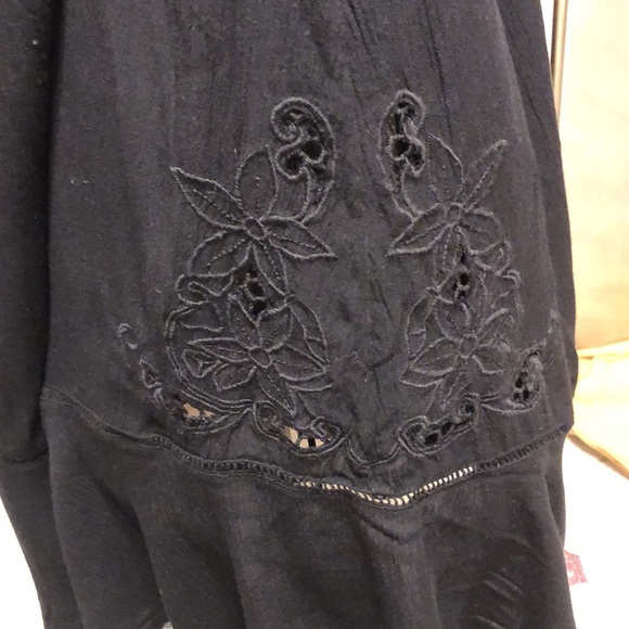 Cover up - Picture 3 of 7